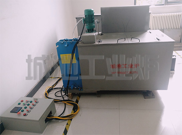 Automatic hydraulic water cooling test quenching tank